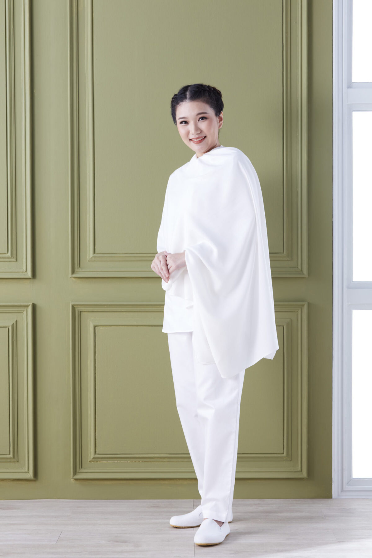 ผ้าคลุมไหล่_0002_Daranee_vana_7051 copy ผ้าคลุมไหล่ แพรพรรณกัลยา - Image 1